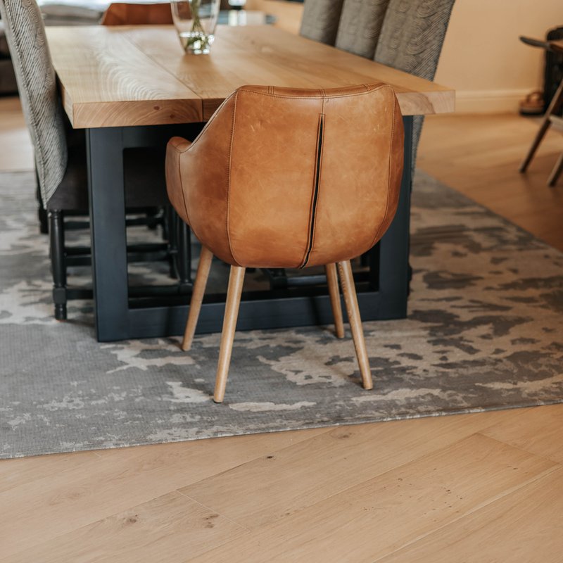 Fancourt: FINOak Solid Engineered Wood WINTERBERG